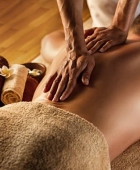 Female women girls get full body massage from Man therapist in Dubai 