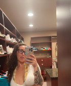 Sexy & Hot Charming Young american Girl Available to meet you