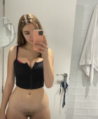 Escort Maya I am available again