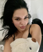 VIP-escorte met geverifieerd profiel beschikbaar om uw seksuele verlangens te bevredigen.