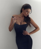 Nice to meet you, my name is Vanessa .line, I am 25 years old, I live alone and still single without children and you