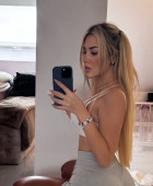 Am a young and extremely attractive escort model ready to upmarket services. 