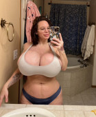 Available immediately to fuck with you 🍑