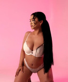 Mikaella hot