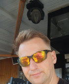 Looking for sugarmom,women or couple 