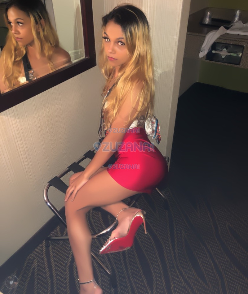 Photo escort girl Aliyah Amora: the best escort service