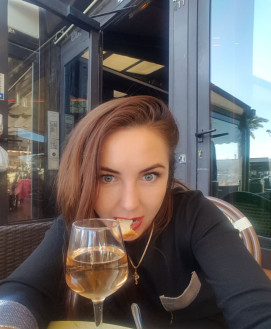 Alisa - escort review from Greece