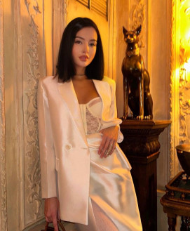 Mistress Escort