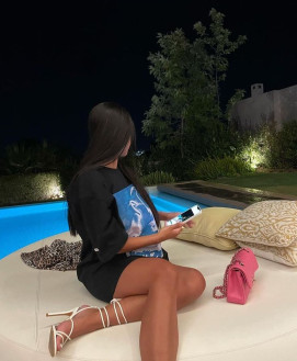 Nicole - escort review from Greece