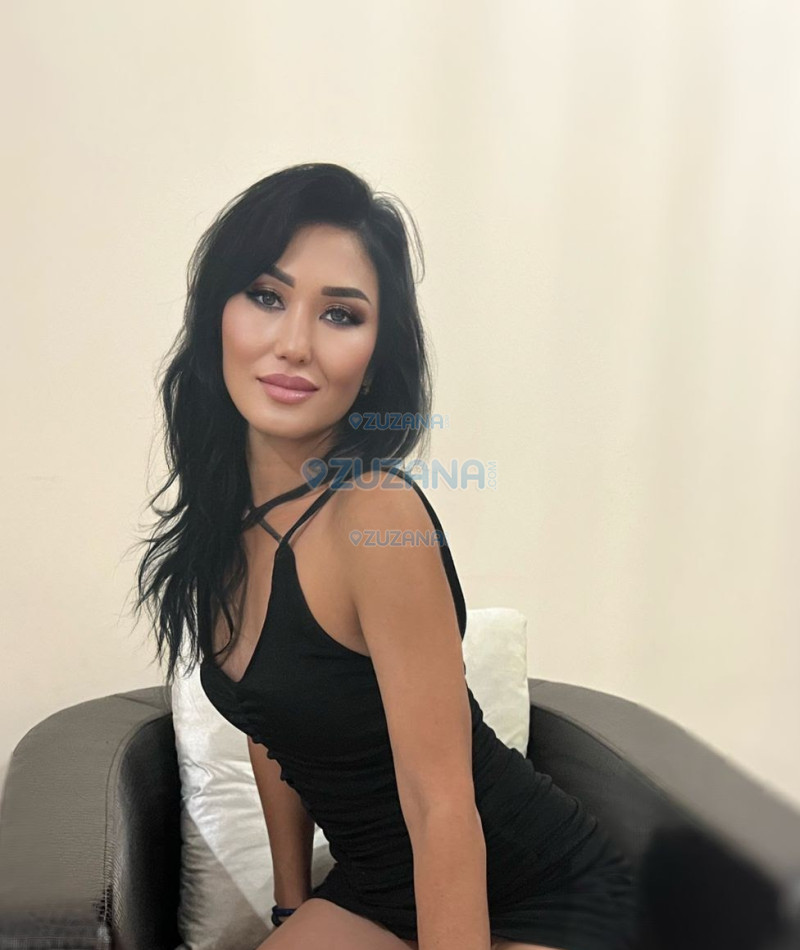 Photo escort girl Almira: the best escort service