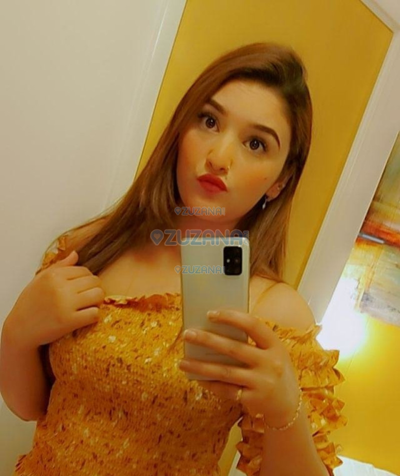 Photo escort girl Huriba Khan: the best escort service