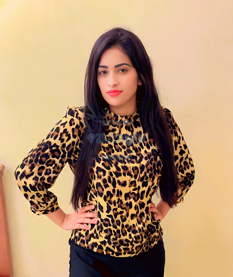 Photo escort girl Akansha Panjwani: the best escort service