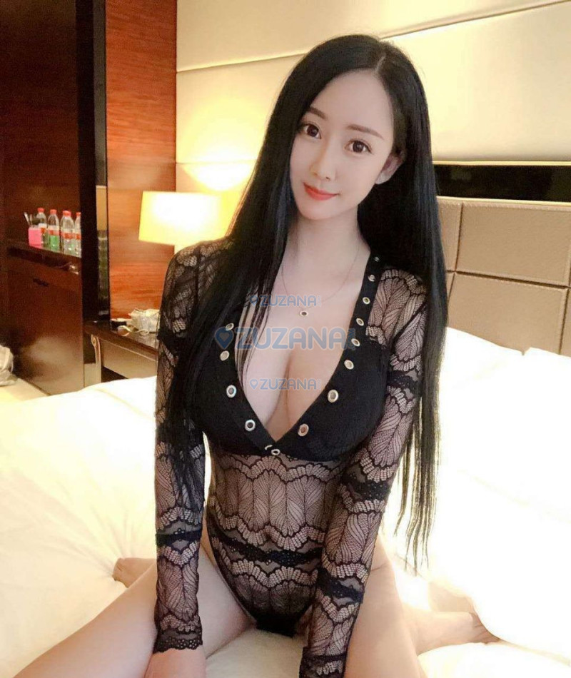 Photo escort girl MoMo: the best escort service