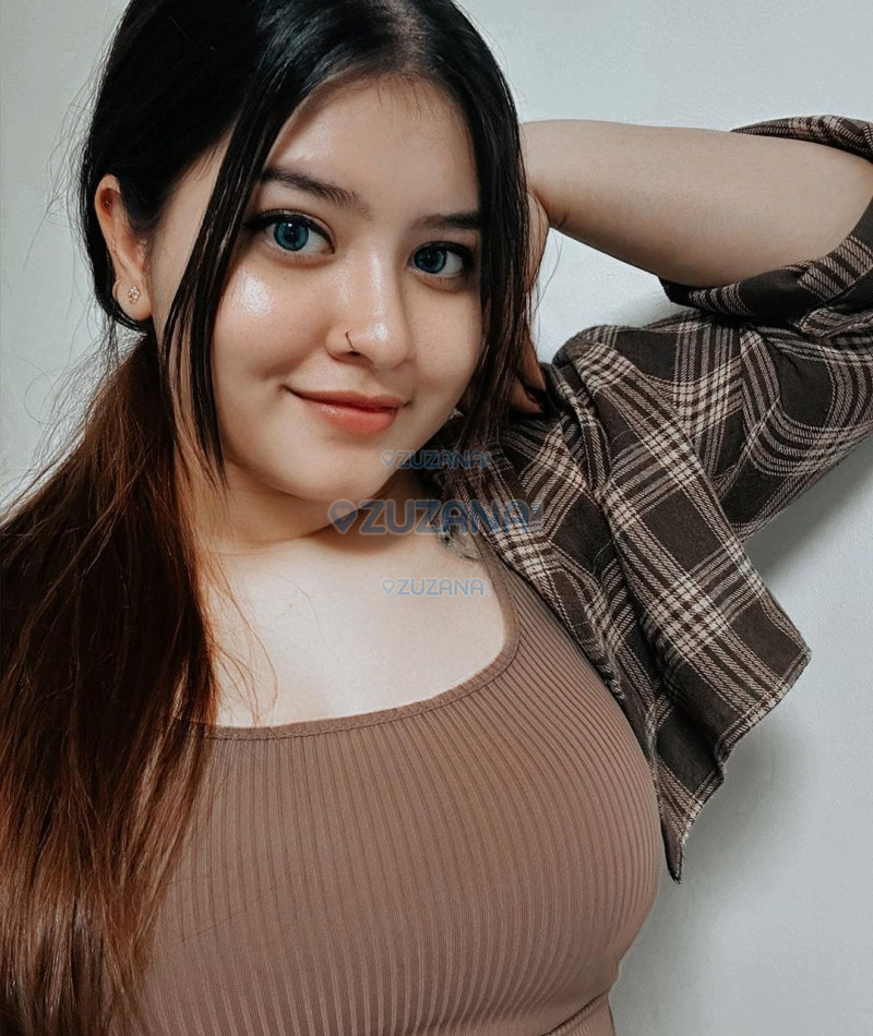 Photo escort girl Sinthia Oyshi : the best escort service