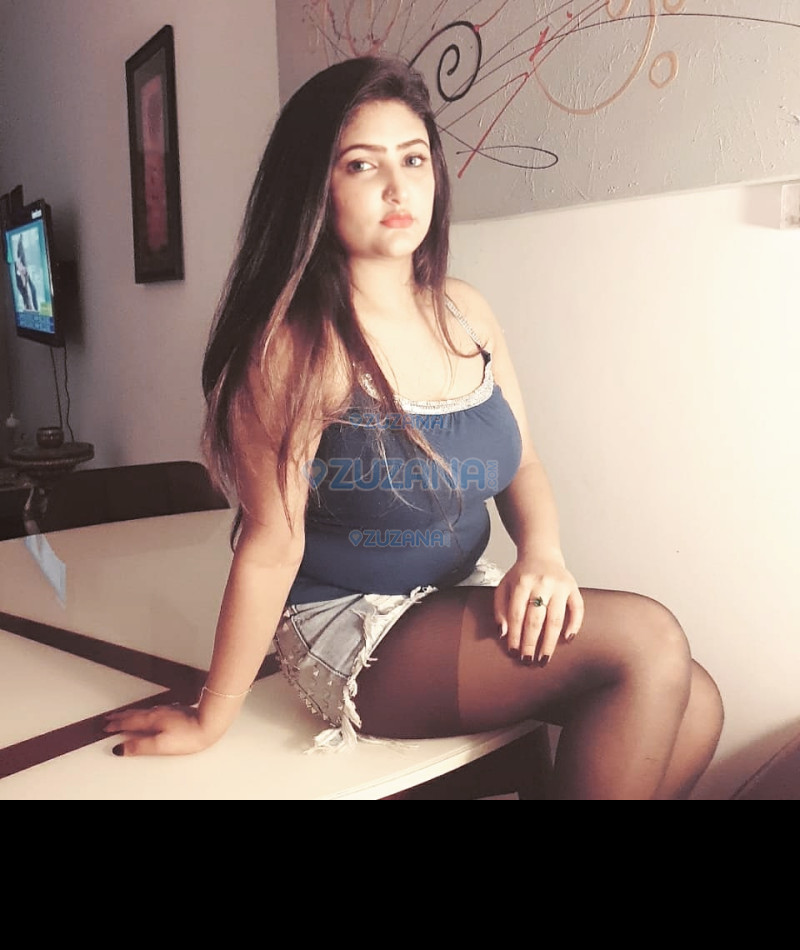 Photo escort girl Aroofa: the best escort service