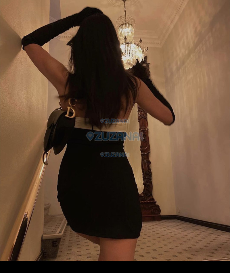 Photo escort girl Debby: the best escort service