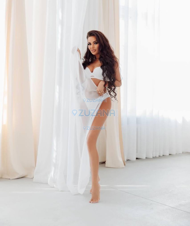 Photo escort girl Amaliya: the best escort service