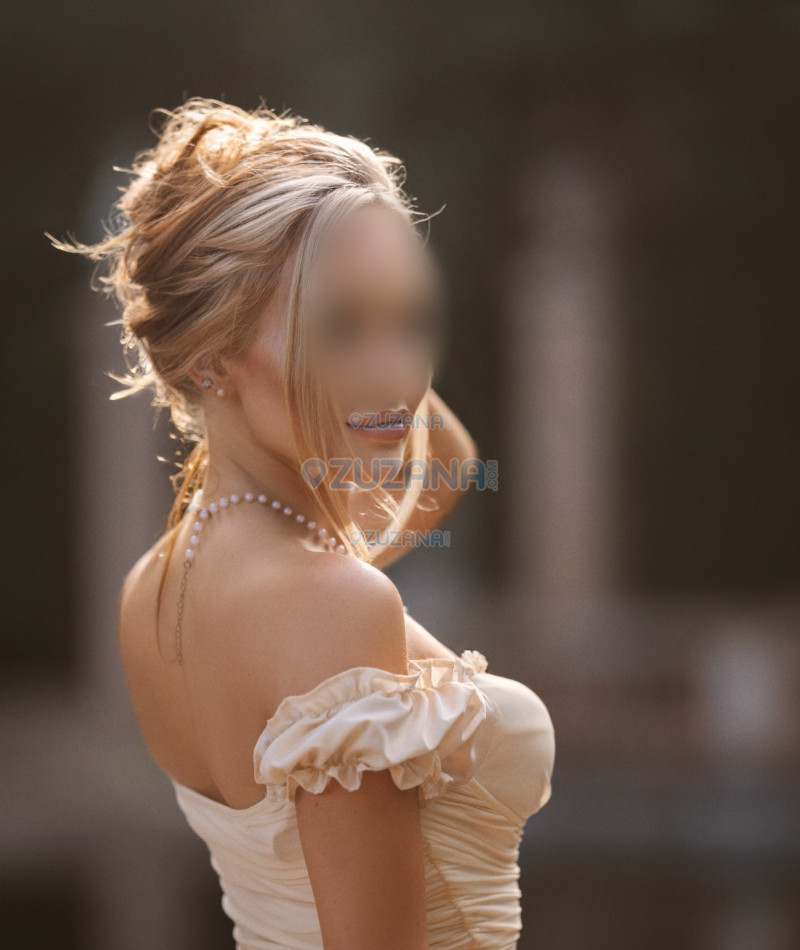 Photo escort girl SCARLETT: the best escort service