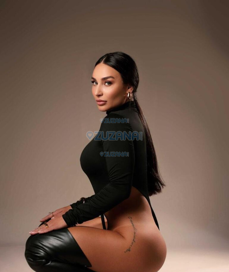 Photo escort girl Larissa Glamour: the best escort service