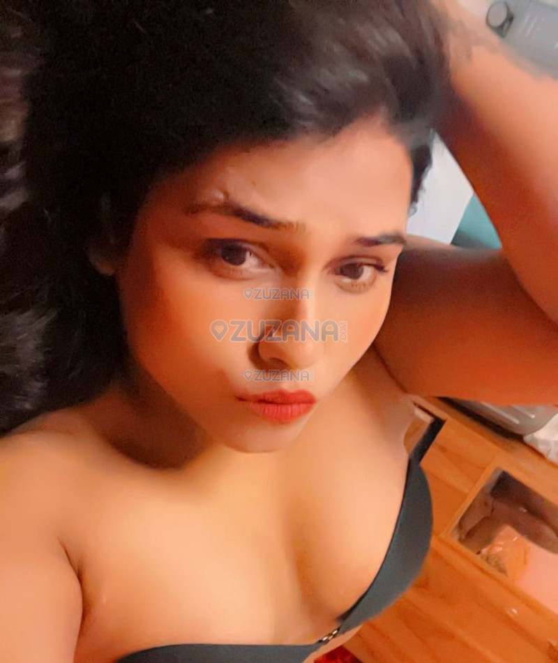 Photo escort girl Varsha: the best escort service