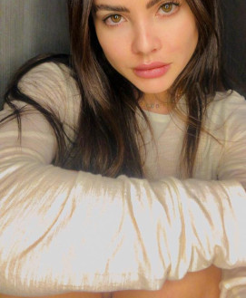 Iris - escort review from Limassol, Cyprus
