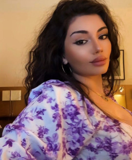 Daniella Glamour