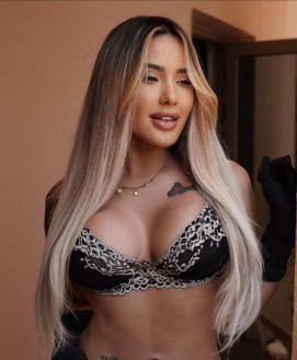 Larissa 