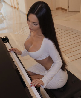 Ellina - escort review from Armenia