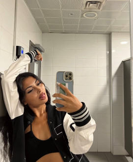 Mia
