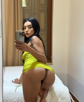 Mia - escort review from Greece