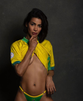 Nany Glamour - escort review from Greece
